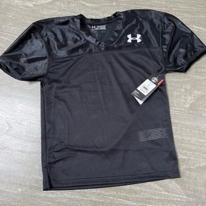 Under Armour boys medium black mesh football shirt. New with tags.
